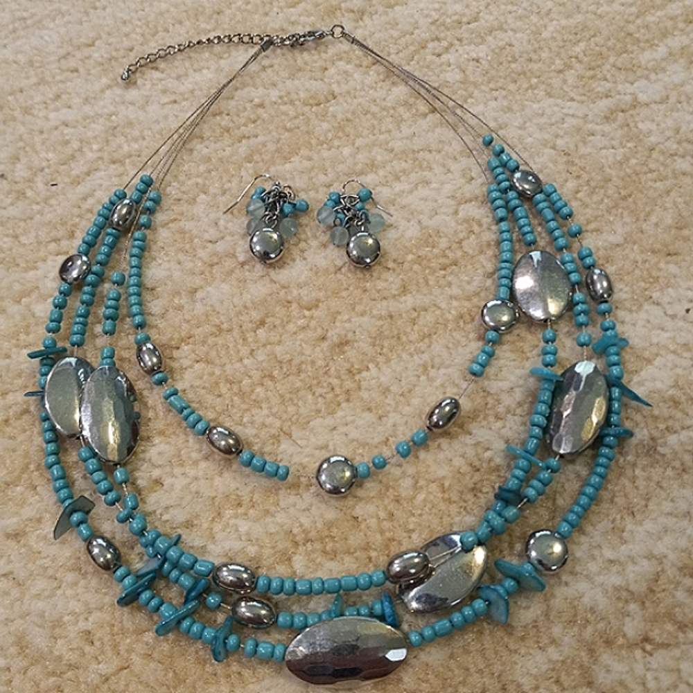 Turquoise Necklace and Earrings - Picture 3 of 6